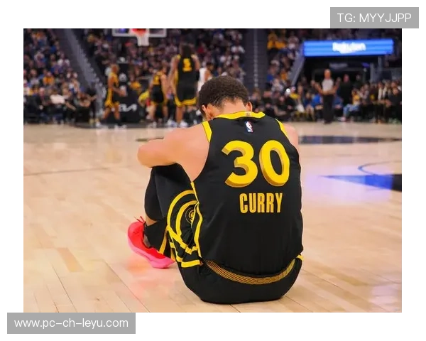 2022年总冠军赛：库里在决胜场展现“神射手”本色，单场投中7记三分，带领勇士卫冕